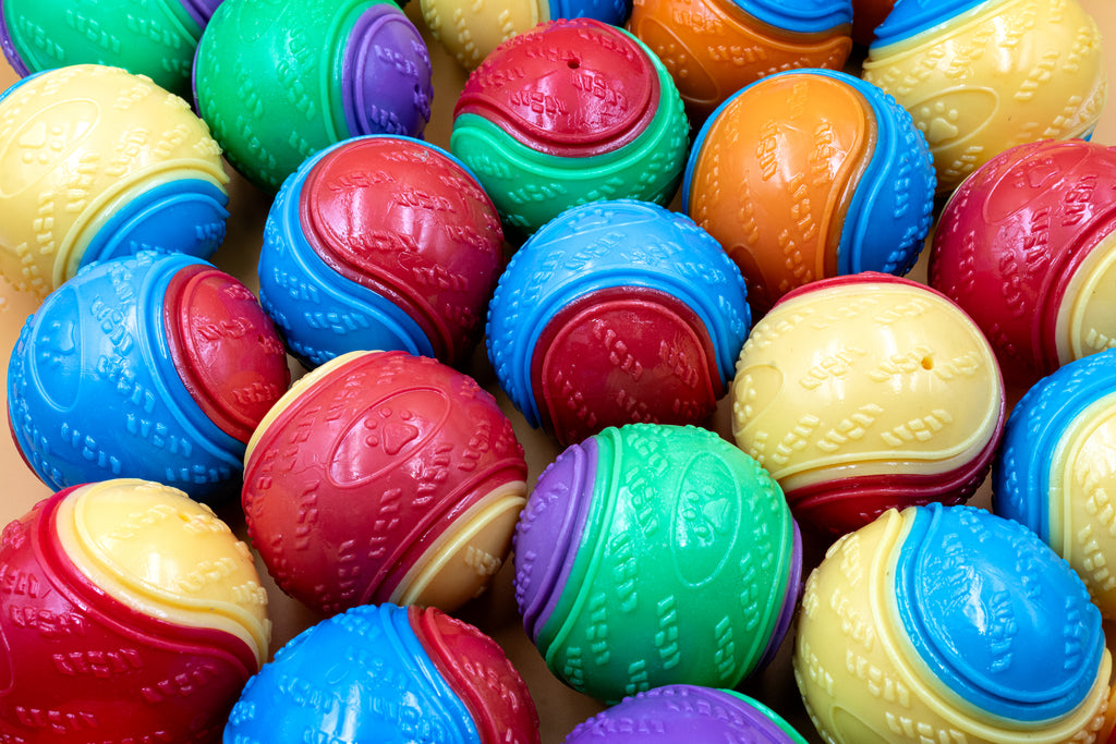 Pet-Friendly Silicone Chew Ball - Interactive Treat & Dental Toy